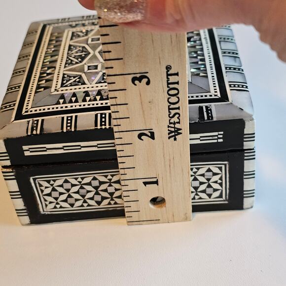 Vintage Mother of Pearl Inlay Wooden Trinket Jewelry Box made in Egypt - Picture 7 of 11